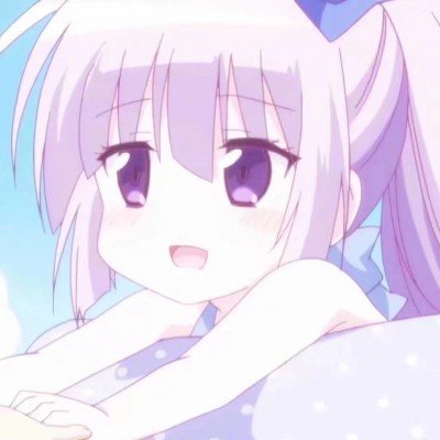 女子开车忘拉手刹把自己撞了
